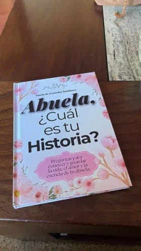 Customer photo review of Papá, Mamá, Abuelo, Abuela — ¿Cuál es tu Historia?