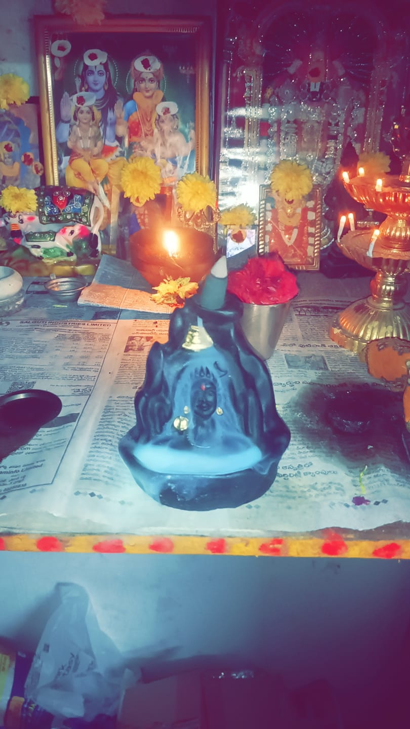 Customer photo review of Aurum Adiyogi™ 5" (12x10cm) Smoke Fountain