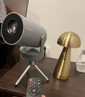 Customer photo review of Book Projector™ – Proyector para Lectura y Entretenimiento