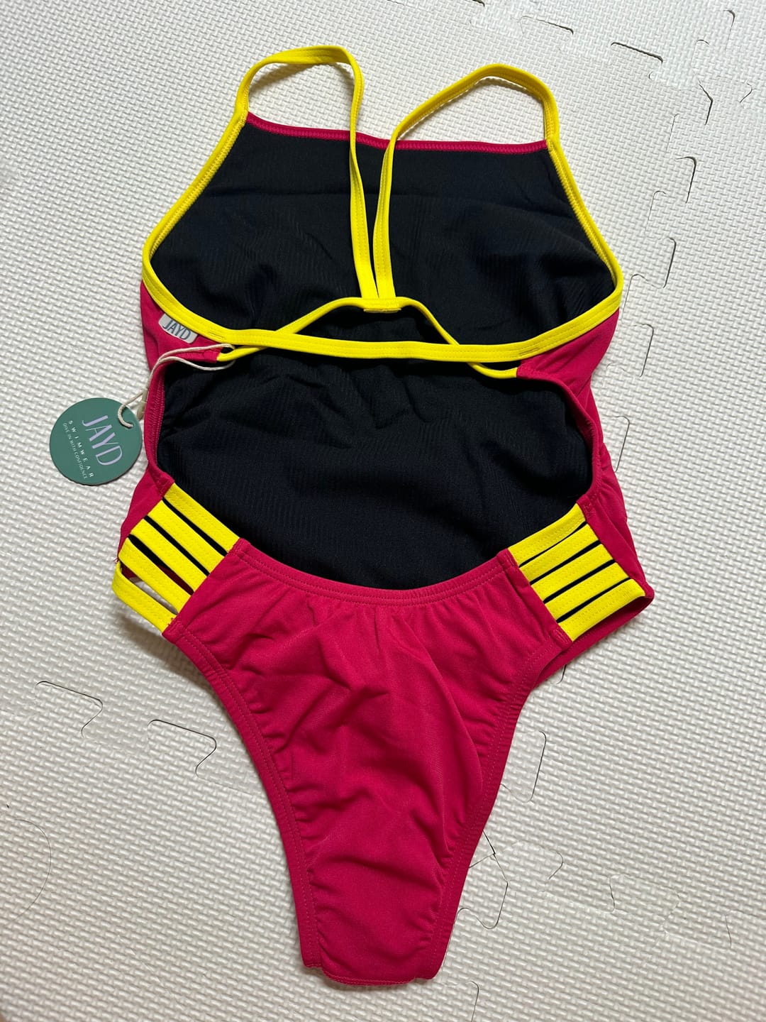 Customer photo review of LENNOX ONE PIECE - Tart|Daffodil