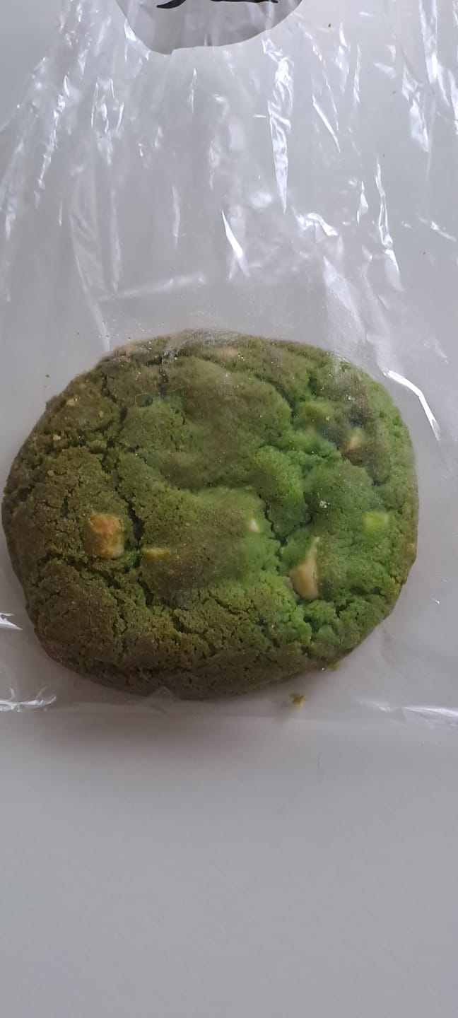 Customer photo review of Pandan White Choco Cookies