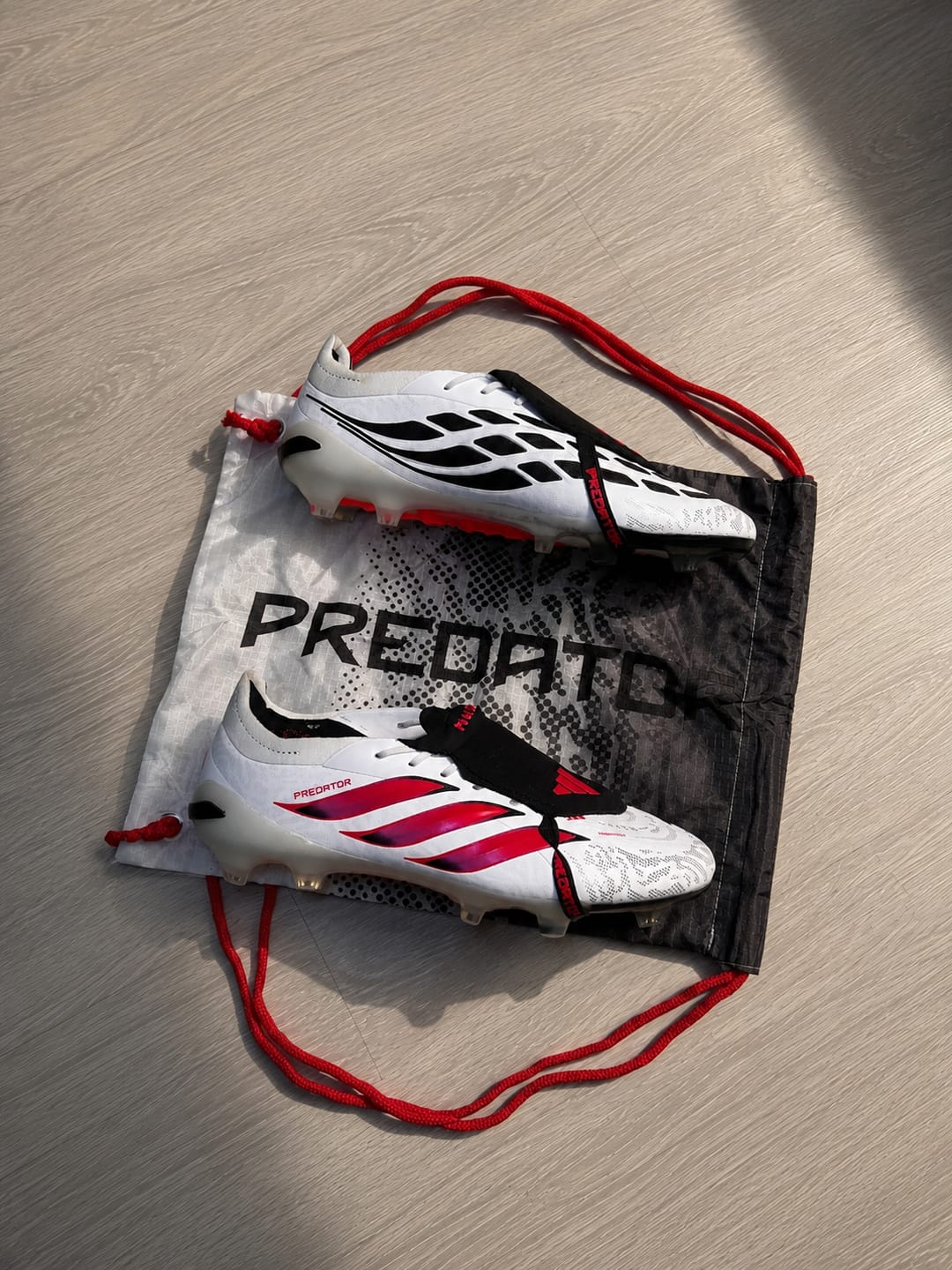 Customer photo review of Predator Elite Tongue FG Control or Chaos - Blanc/Solar Turbo