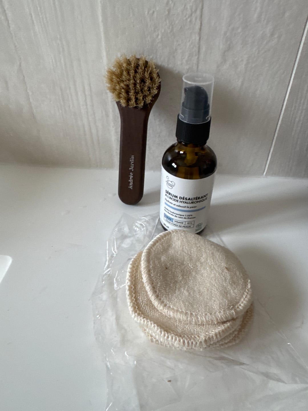 Customer photo review of Brosse visage exfoliante et nettoyante en bois