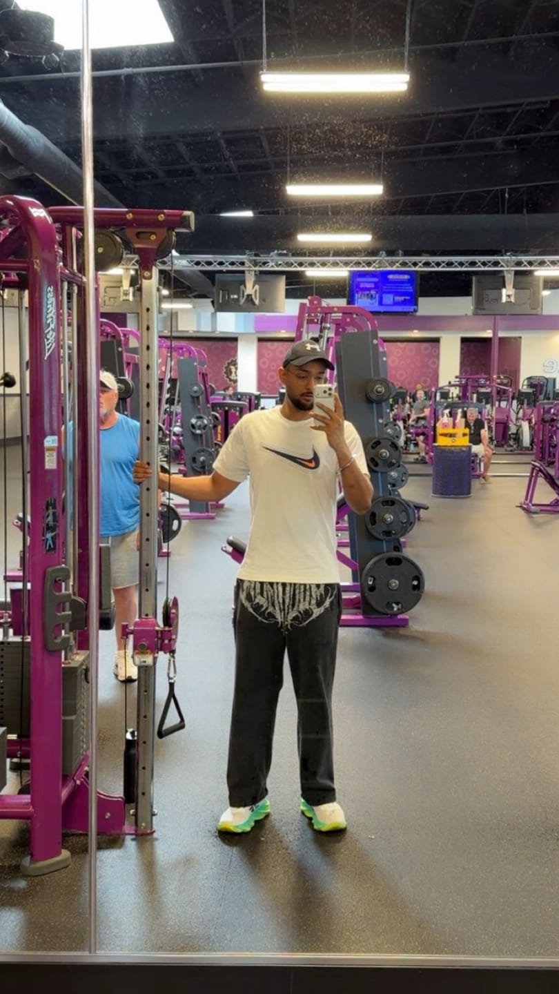 Customer photo review of 2079 - Dark Wave Joggers