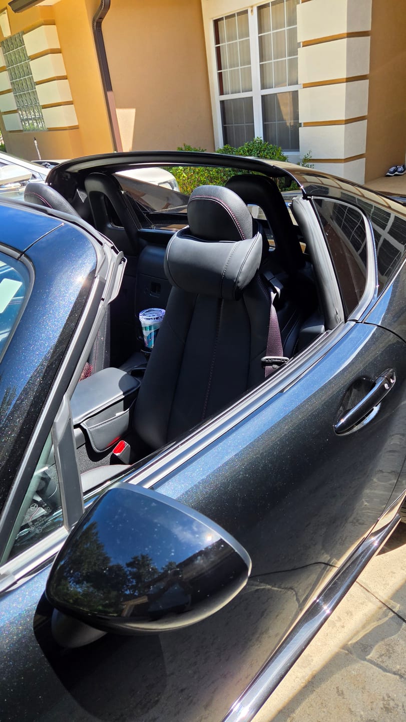 Customer photo review of EVAAM® Car Leather Neck Support Pillow