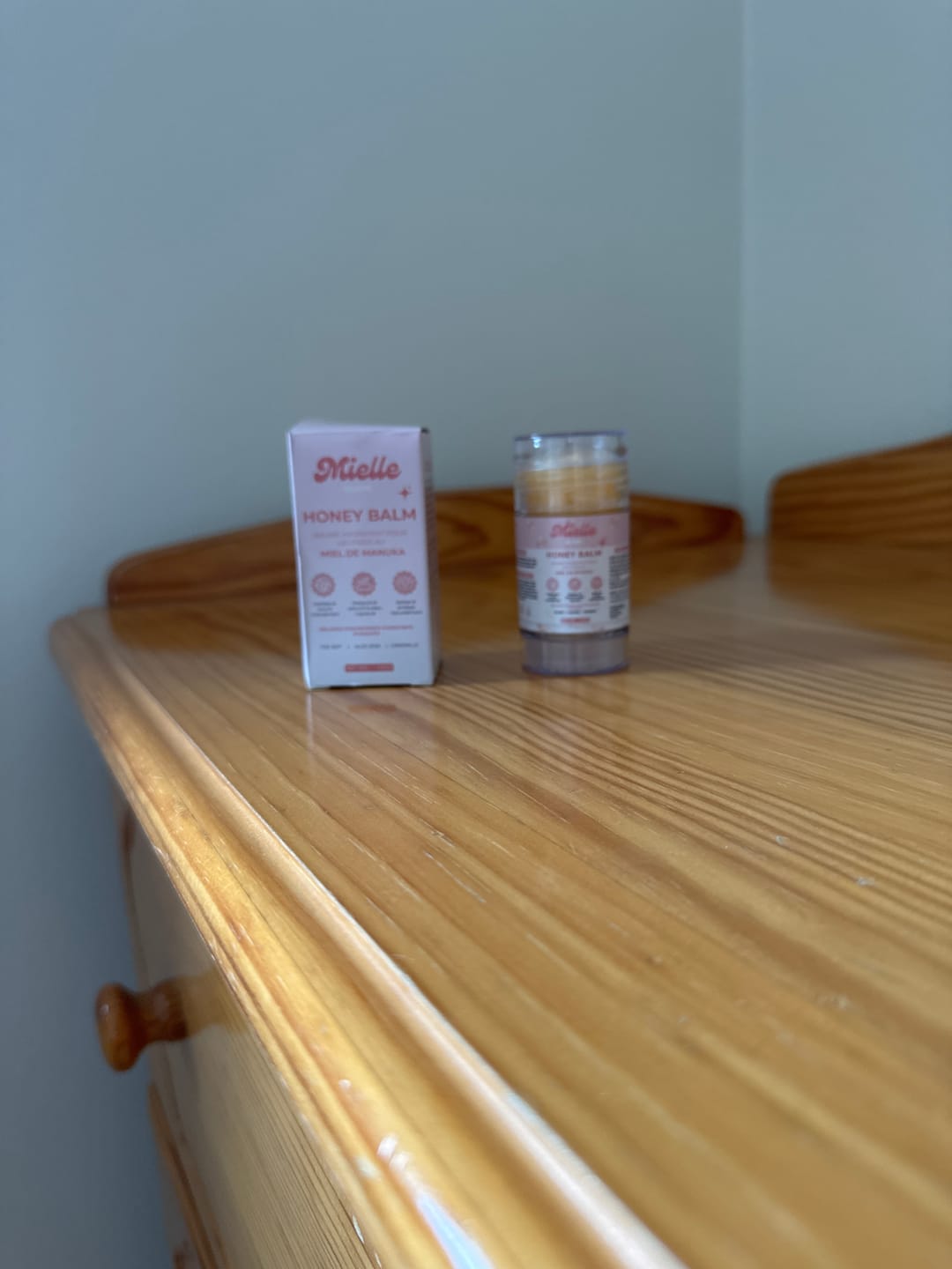 Customer photo review of 🍯 HoneyBalm™ – Baume Hydratant au Miel pour les pieds