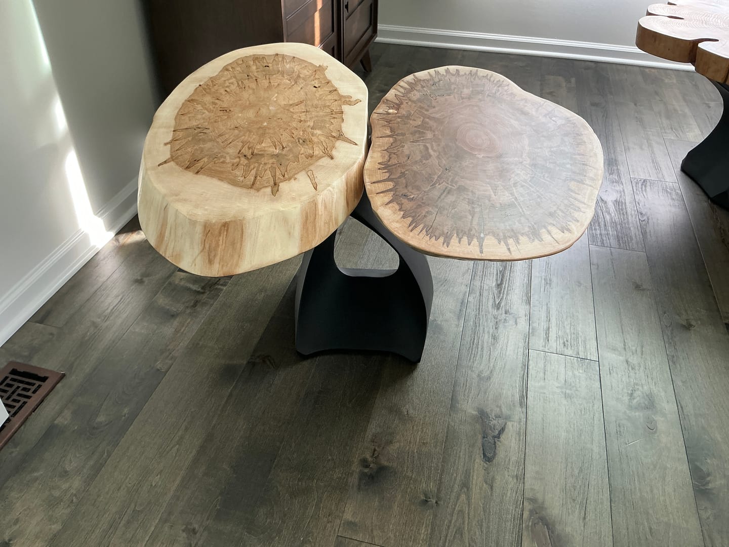 Customer photo review of Coffee Table Base 121S Tulipe 16.2" H Mid-Century Modern Style