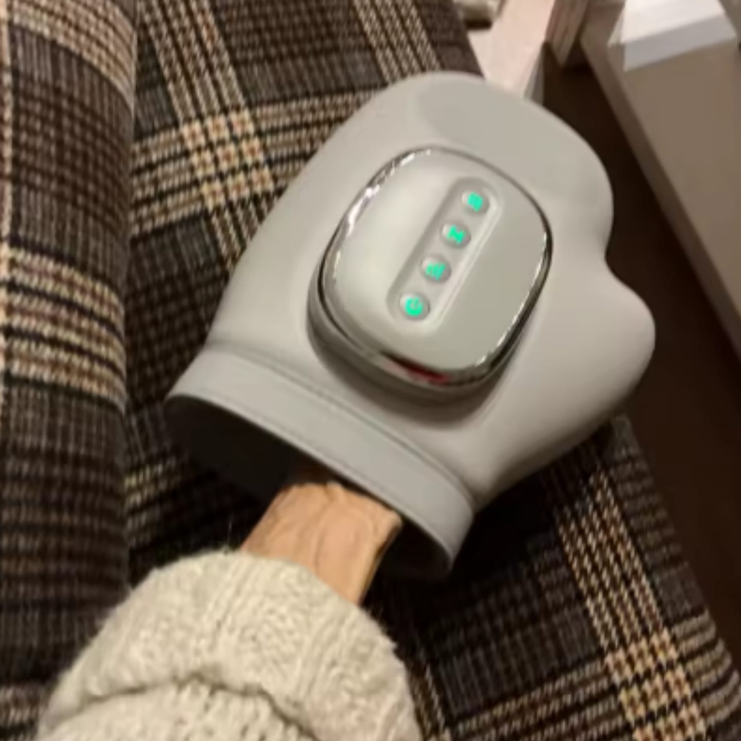 Customer photo review of Guante Masajeador Terapéutico