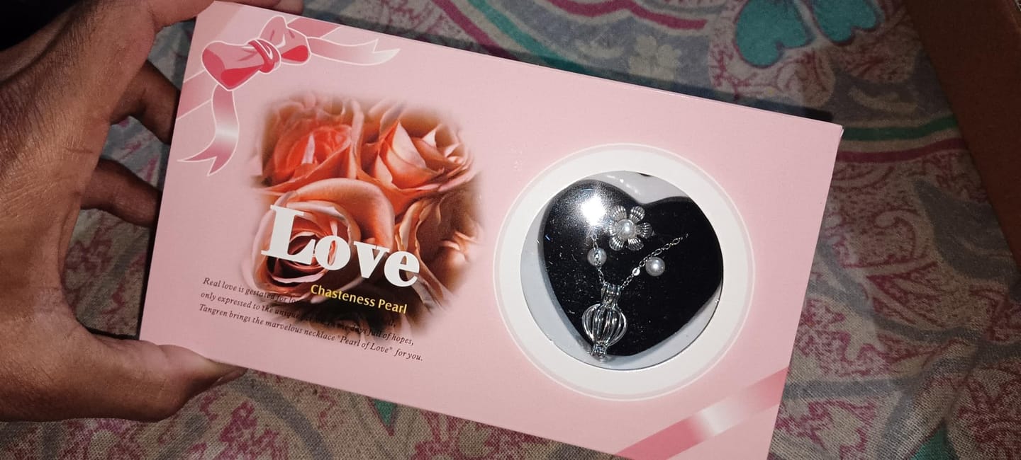 Customer photo review of FEBLOVE™ Ocevara Luxe Necklace
