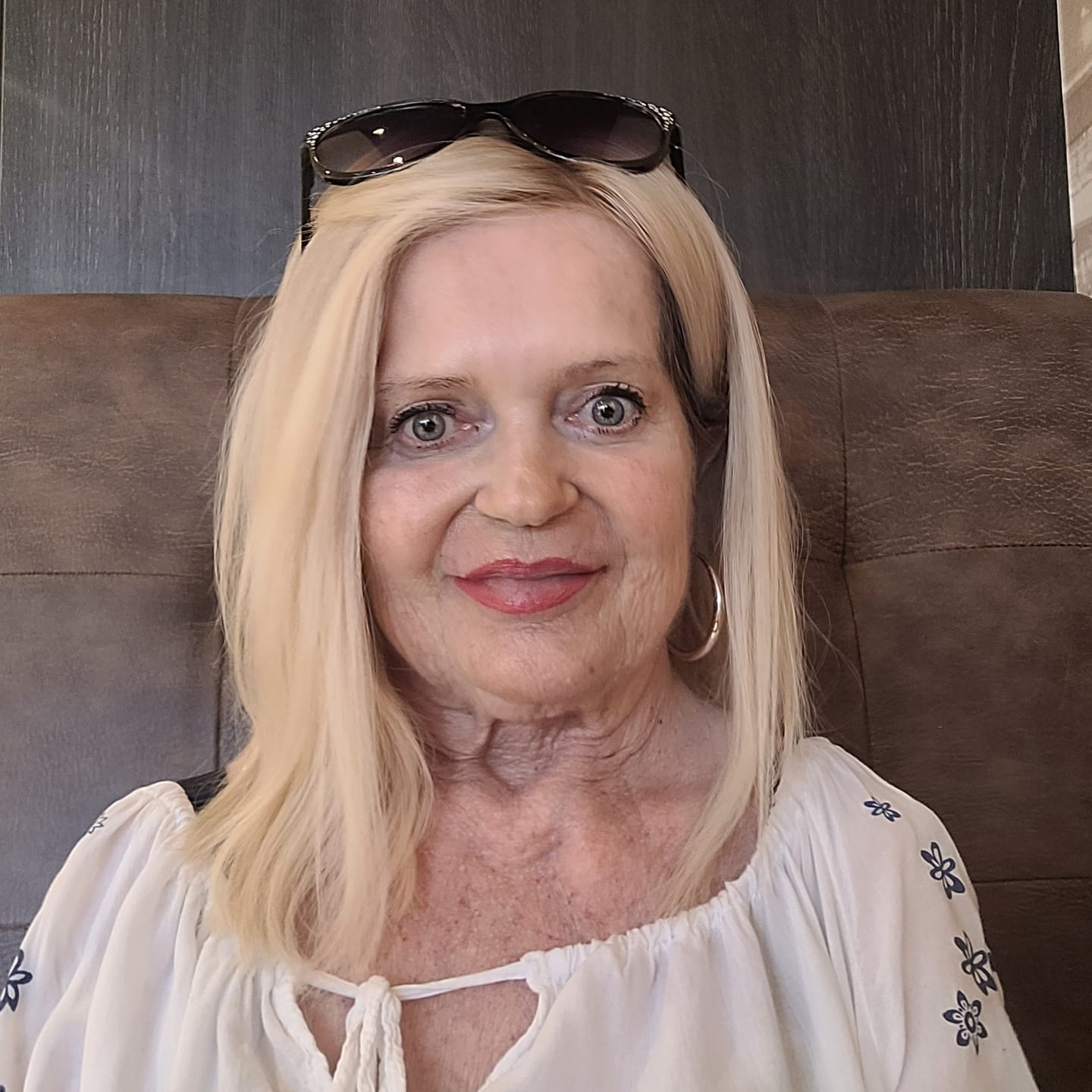 Customer photo review of Bob Kissme Hellblond