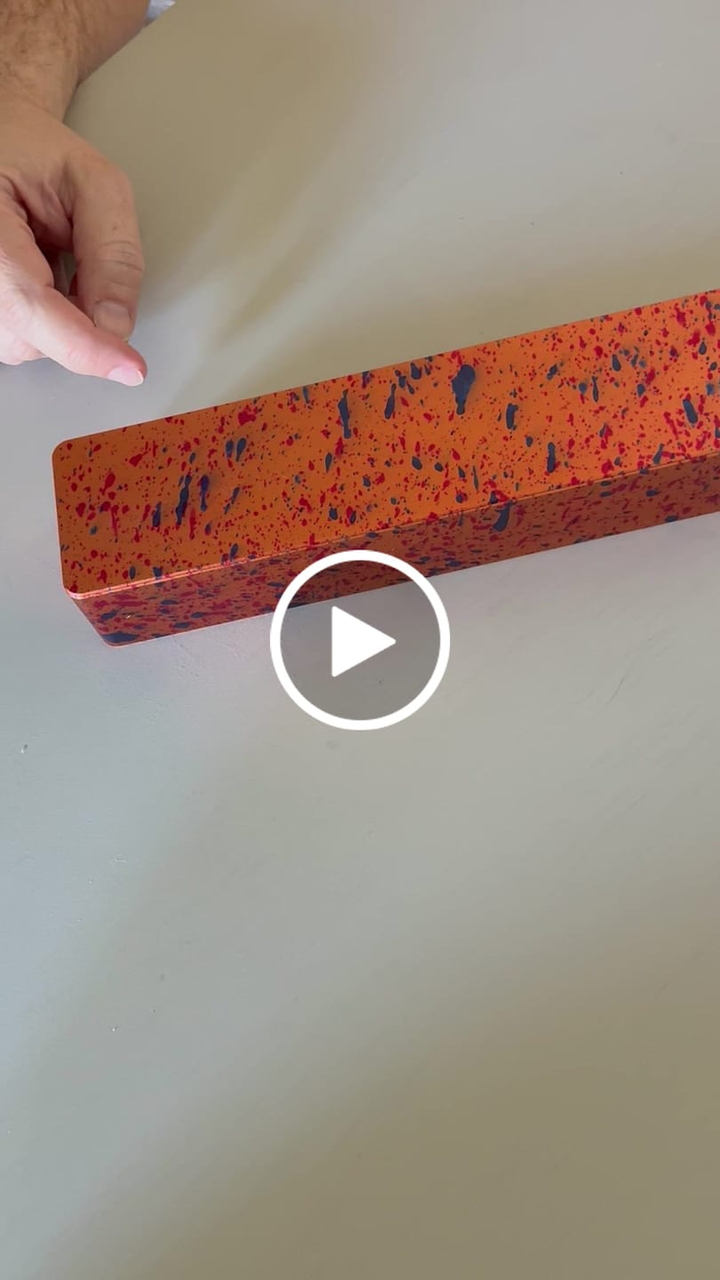 Customer video review of Weekly Case