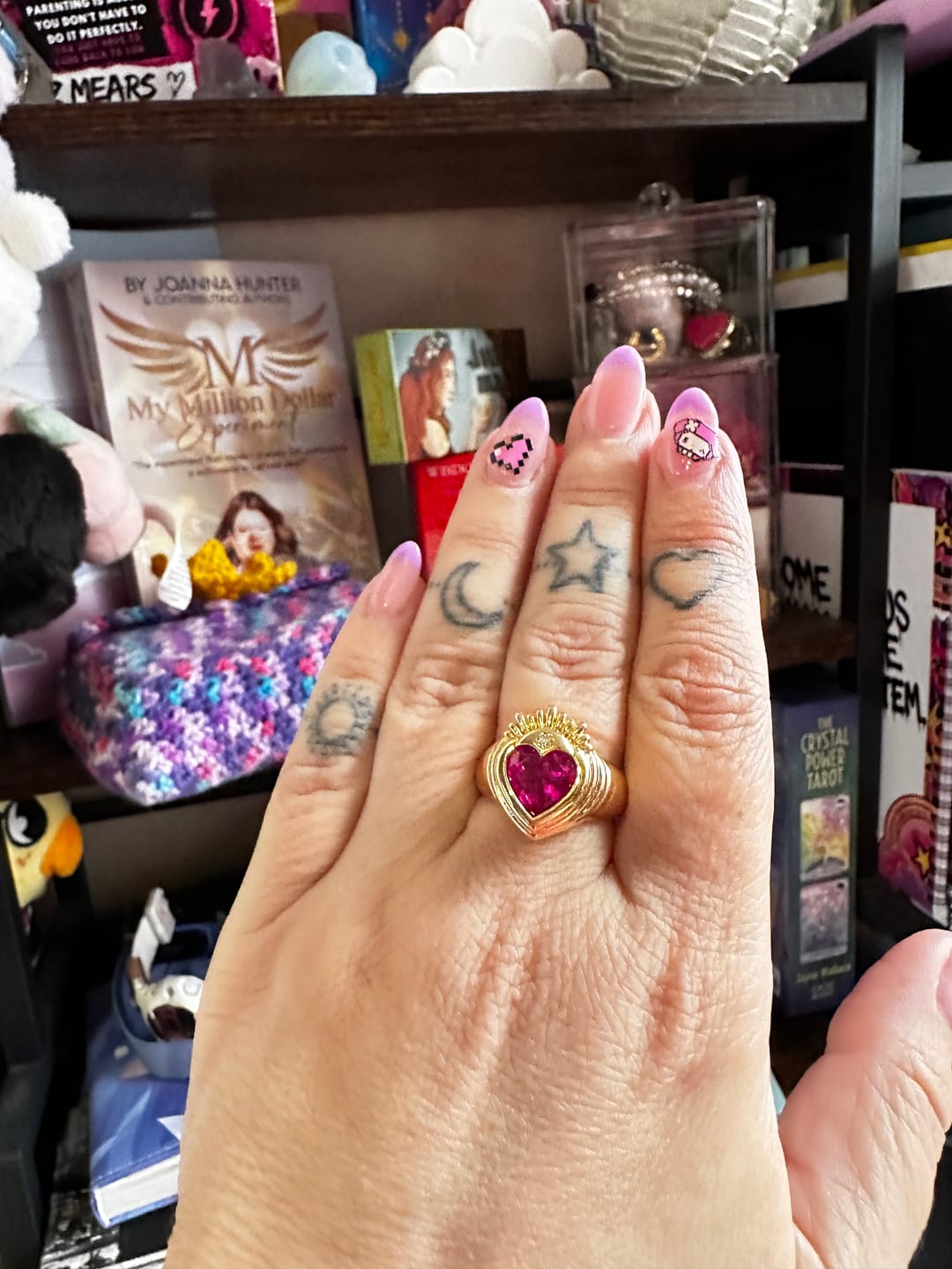 Customer photo review of Queen of Hearts Ring Gold