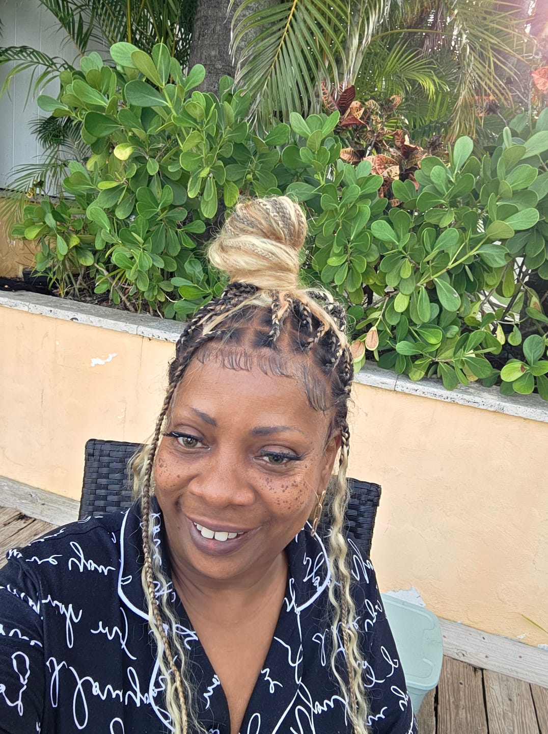 Customer photo review of Balayage Mix Color 27/613 Human Hair Wet & Wavy Curls 36" Knotless Boho Box Pre Bleached HD Full Lace Braided Wig