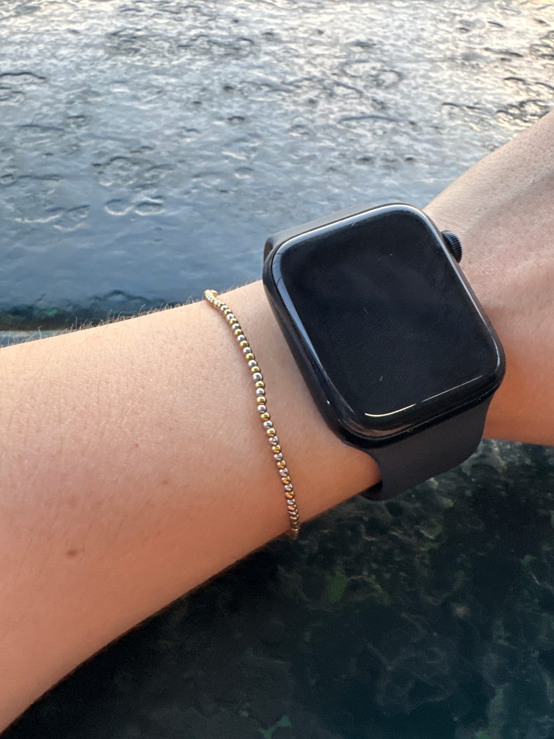 Customer photo review of Pulsera Bolitas Dorado y Plateado