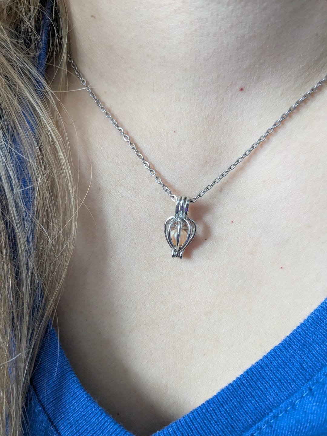 Customer photo review of FEBLOVE™ Ocevara Luxe Necklace