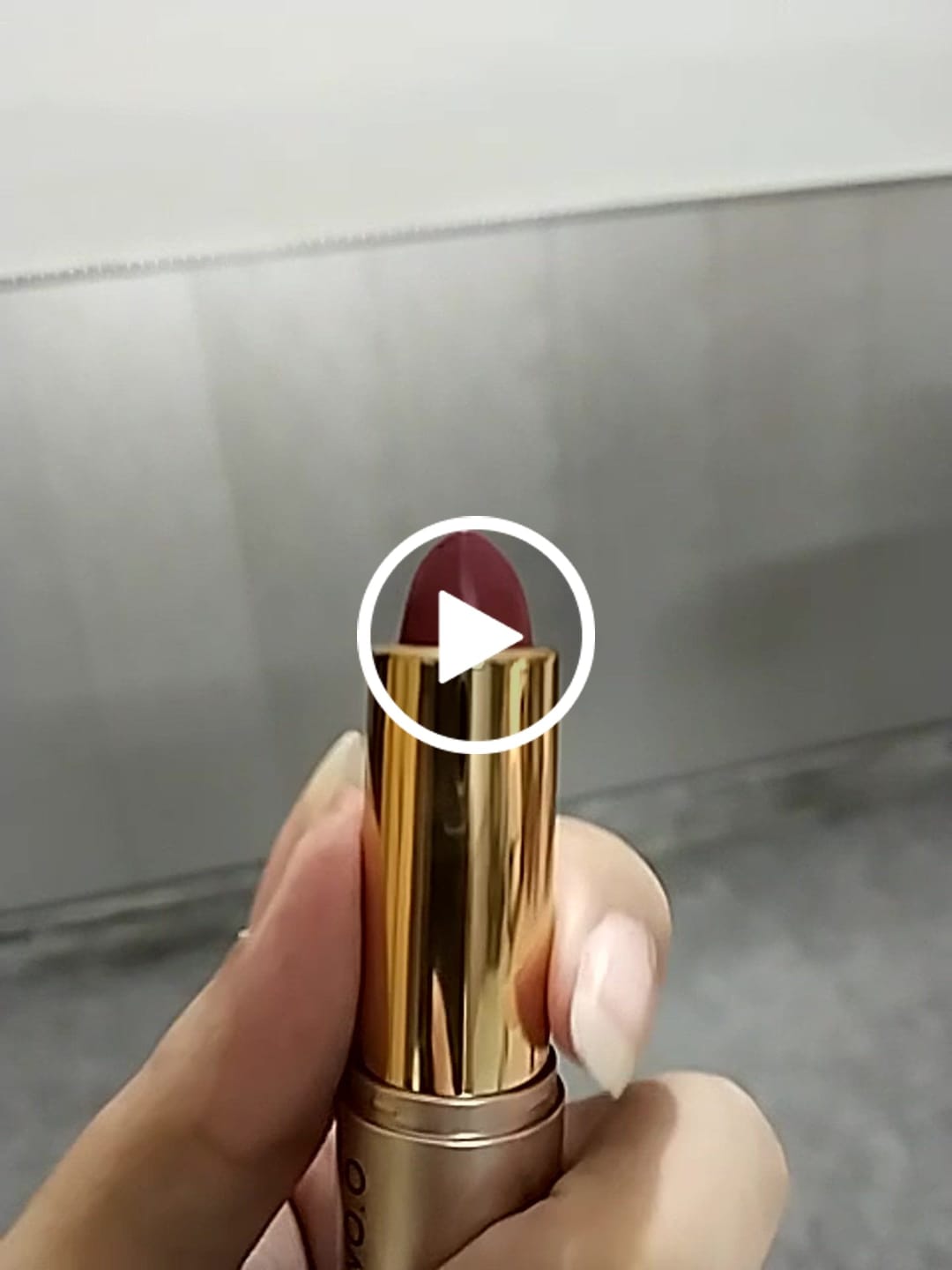 Customer video review of O.TWO.O ROSE GOLD 2 IN 1 LIPSTICK AND LIPGLOSS