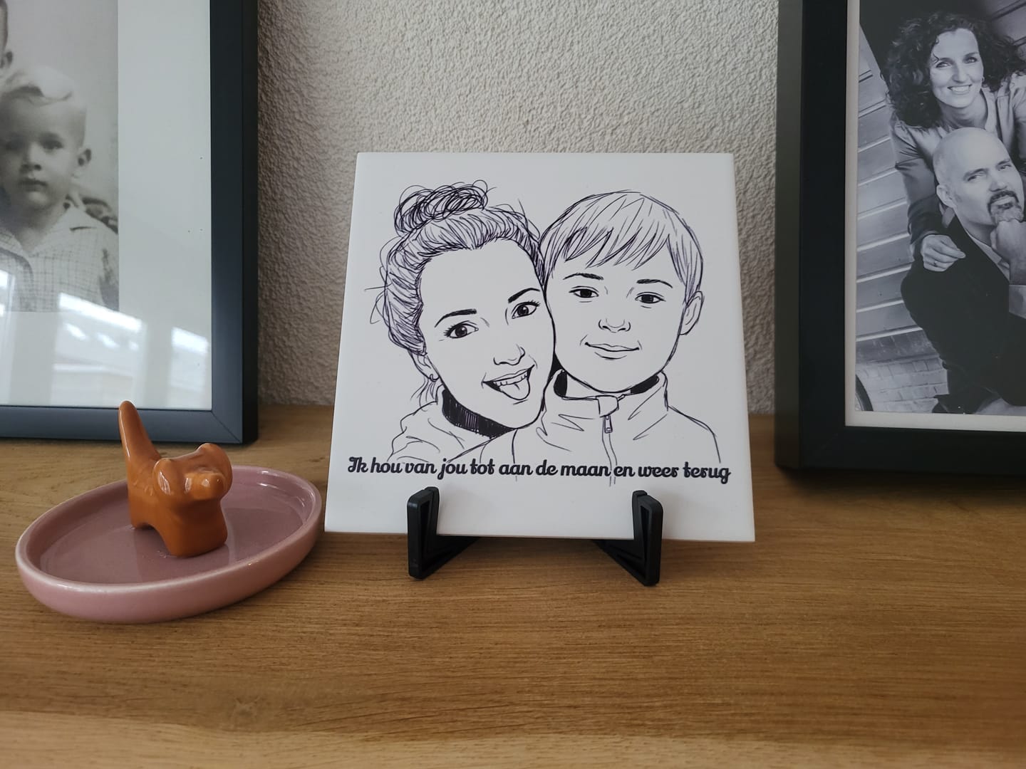 Customer photo review of Doodle Tegel Personaliseerbaar – Jouw Foto als Zwart-Wit Lijntekening