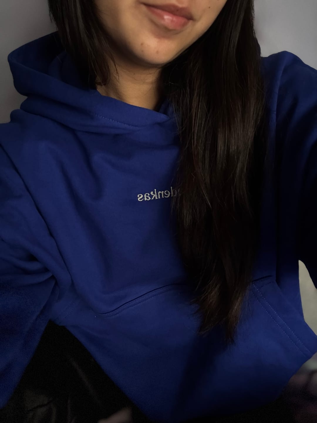 Customer photo review of (PRE-VENTA) POLERÓN HOODIE AZUL REY - OVERSIZE CON GORRO LOGO BORDADO