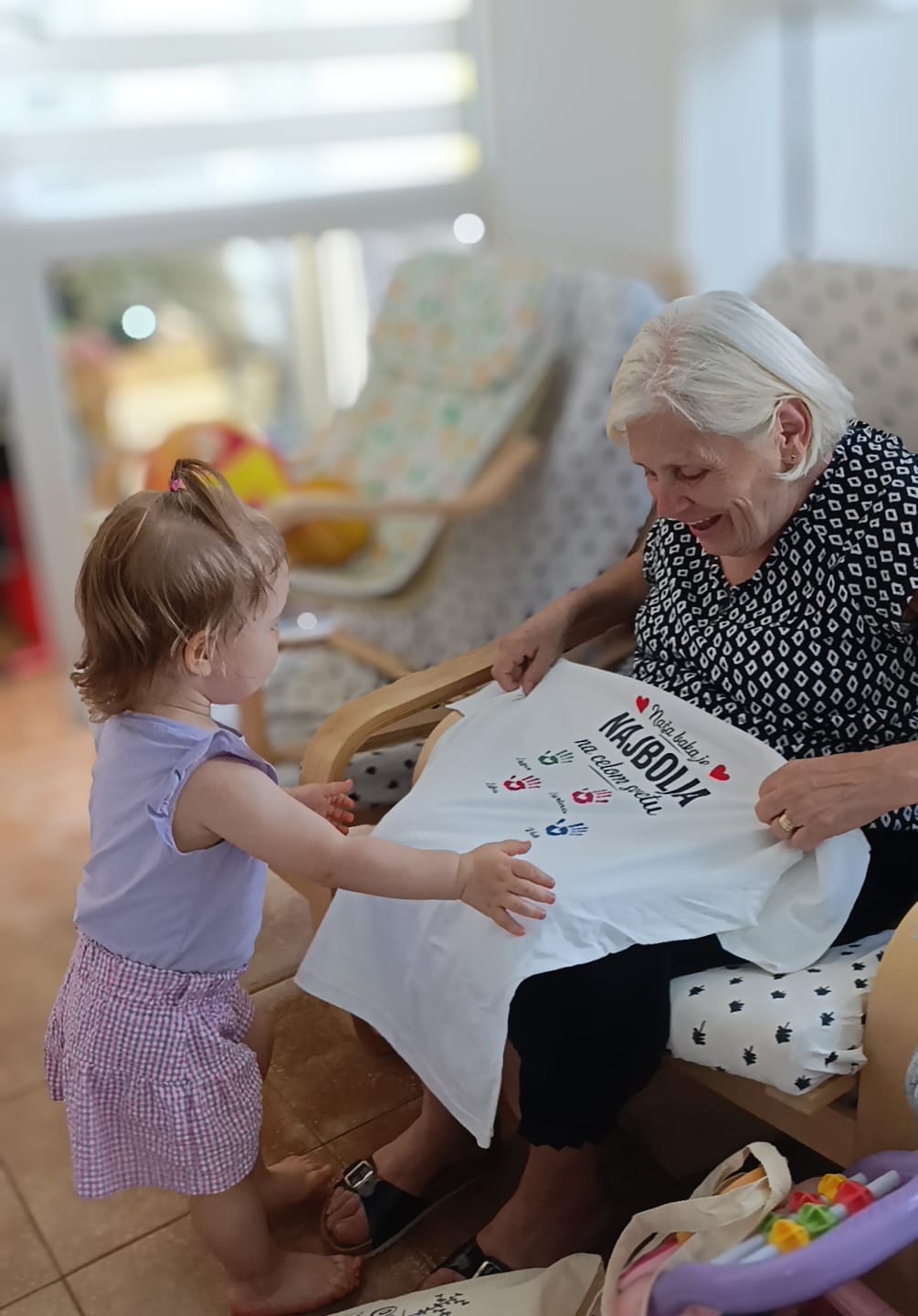 Customer photo review of Naša baka je najbolja - Majica