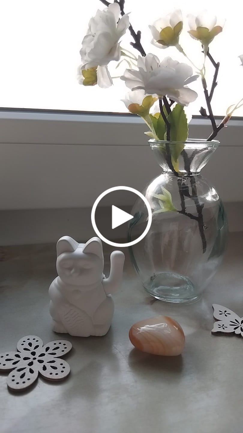 Customer video review of Kleine Solar Winkekatze - Frieden, Weiss