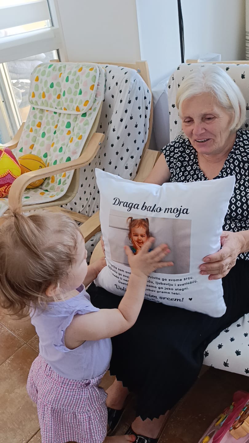 Customer photo review of Jastuk sa slikom - Jednina