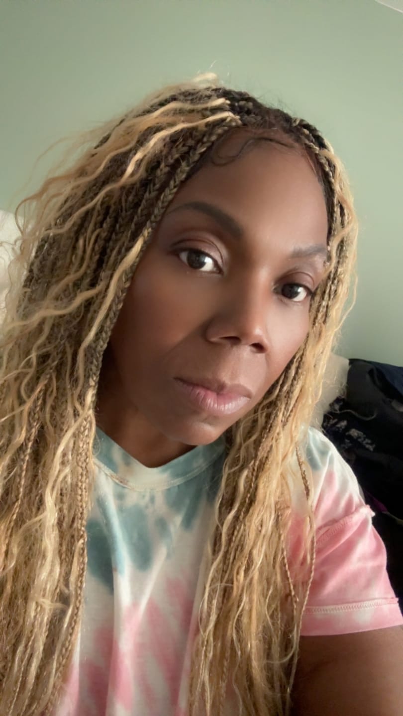 Customer photo review of Human Hair Super Boho Color #27/613 Pre Bleached Human Hair Lace Knotless Boho Box Braided Wig Full-dense 100 Strands