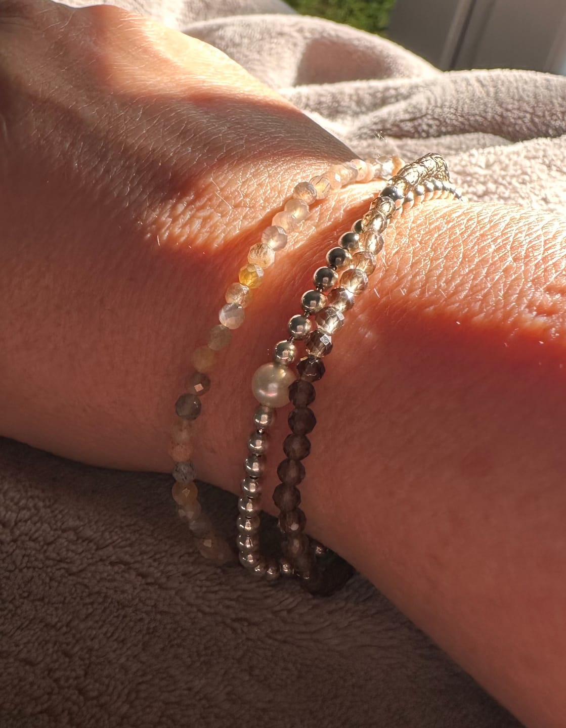Customer photo review of Grounded Roots Rauchquarz Armband
