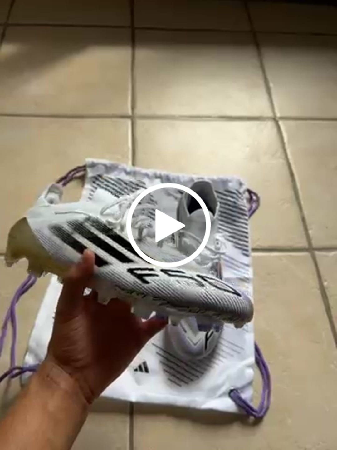 Customer video review of F50 Elite Lacets FG Road to Glory - Blanc/Noir/Doré