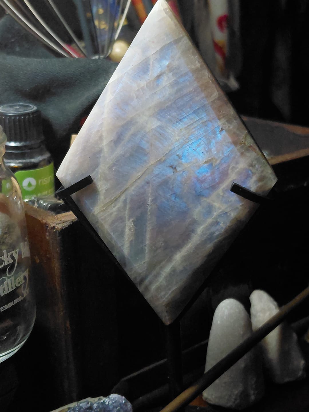 Customer photo review of Unique,Natural Sunstone-Moonstone Diamond Slice With Stand