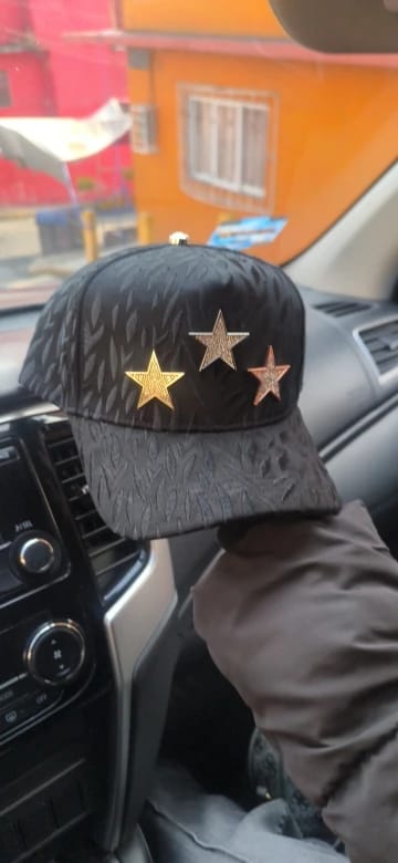 Customer photo review of Lote Gorras - 5pzs