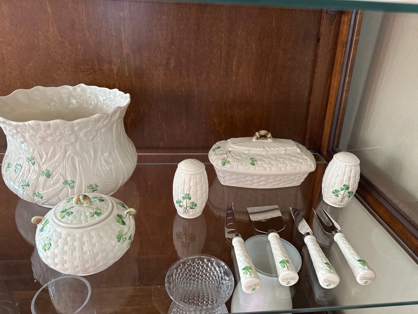 Customer photo review of Belleek Classic Shamrock Cheese Knife Set of 4