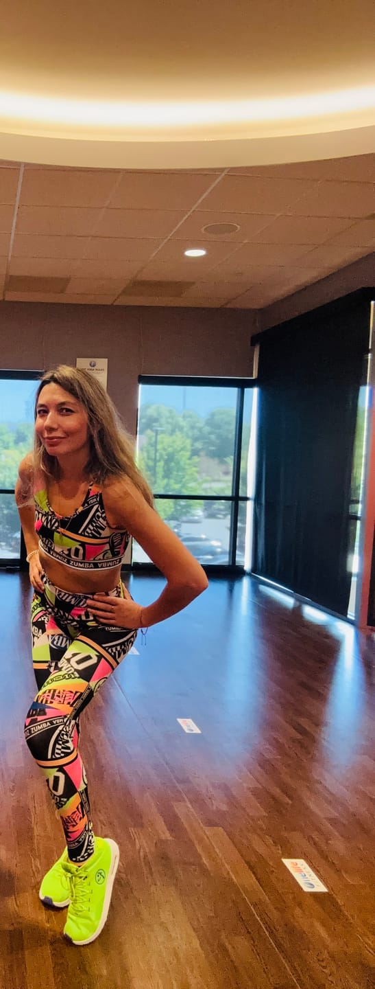 Customer photo review of Dale-Z Z-Lift High Waisted Ankle Leggings