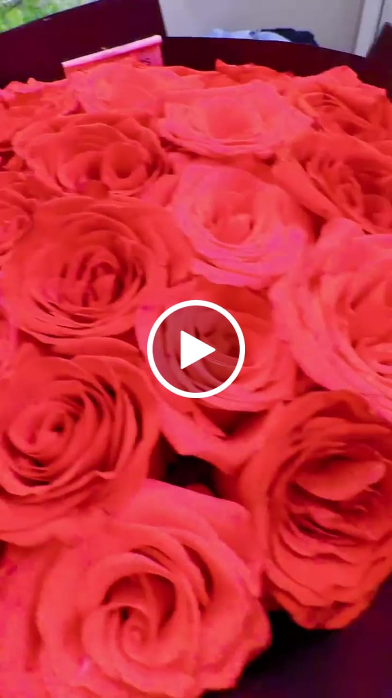 Customer video review of Red & Hot Pink Rose Bouquet