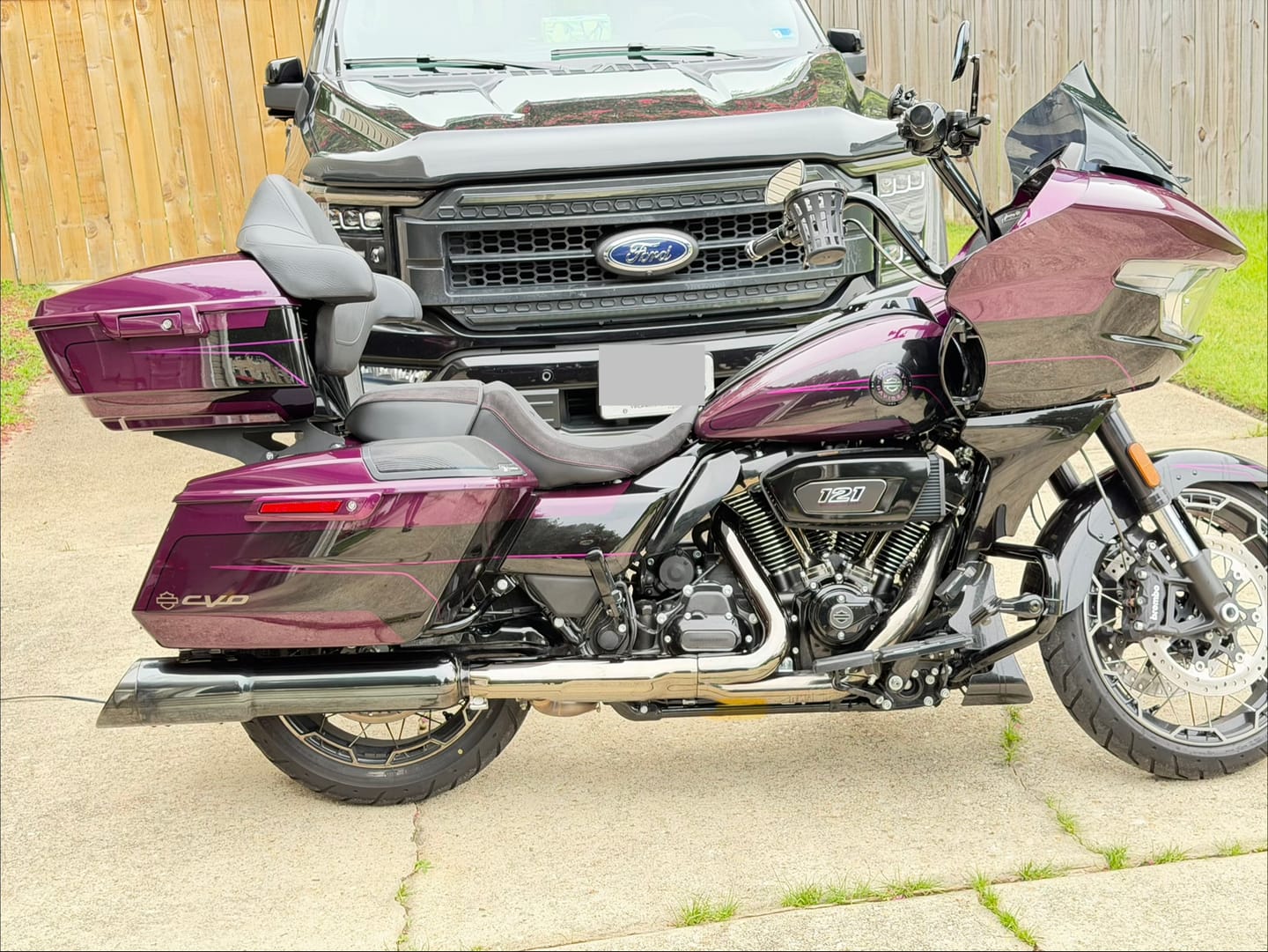 Customer photo review of Color Matched Detachable King Tour Trunk Pack Kits for 2014-2026 Touring Models