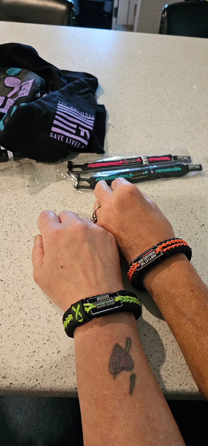 Customer photo review of Hard Days - Paracord Bracelet