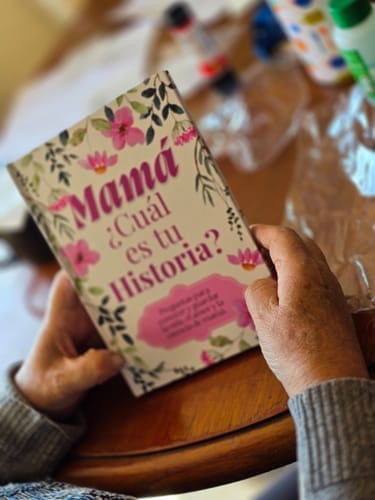 Customer photo review of Papá, Mamá, Abuelo, Abuela — ¿Cuál es tu Historia?