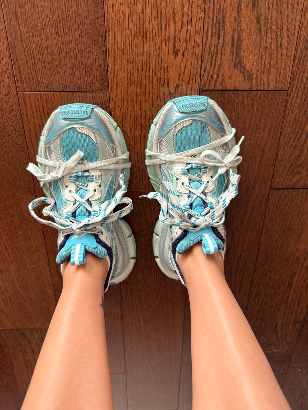 Customer photo review of Balenciaga Sneaker Mesh Lace-up Light Blue Fabric 534179