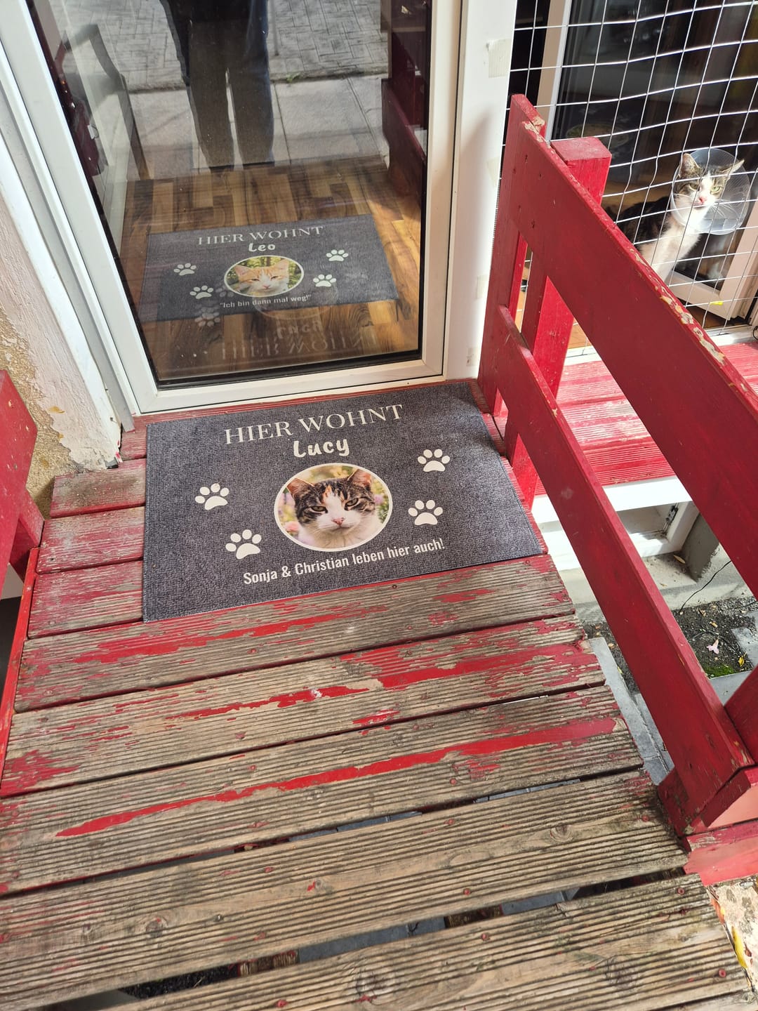Customer photo review of Personalisierte Fußmatte - Hier wohnt mit Katze