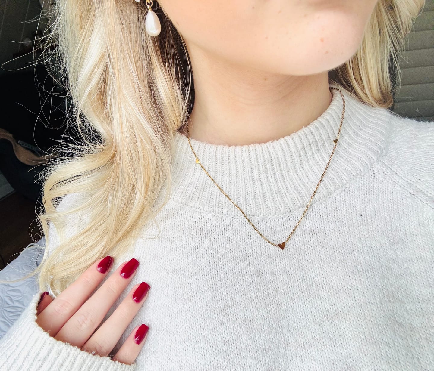 Customer photo review of Sarah - 3 Small Hearts Necklace Stainless Steel