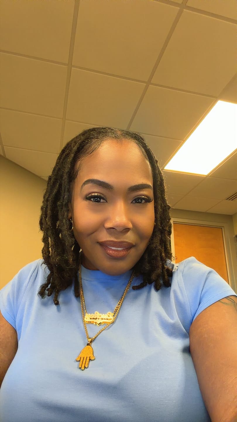 Customer photo review of Double Plated Pop Out Heart Name Necklace w/ Figaro Chain