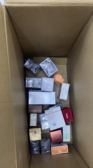 Customer photo review of Lote Perfumes - 10pz