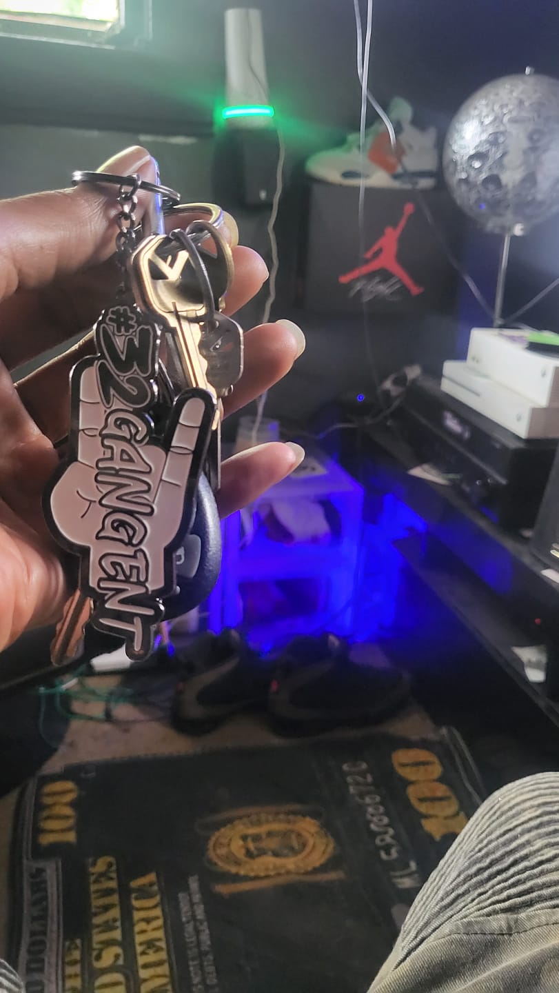Customer photo review of SHOCKER METAL KEYCHAIN