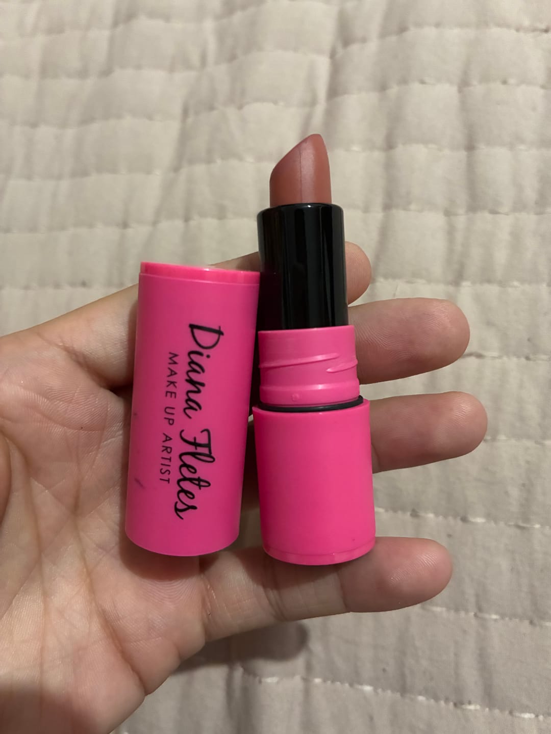 Customer photo review of Labial Barra Pink
