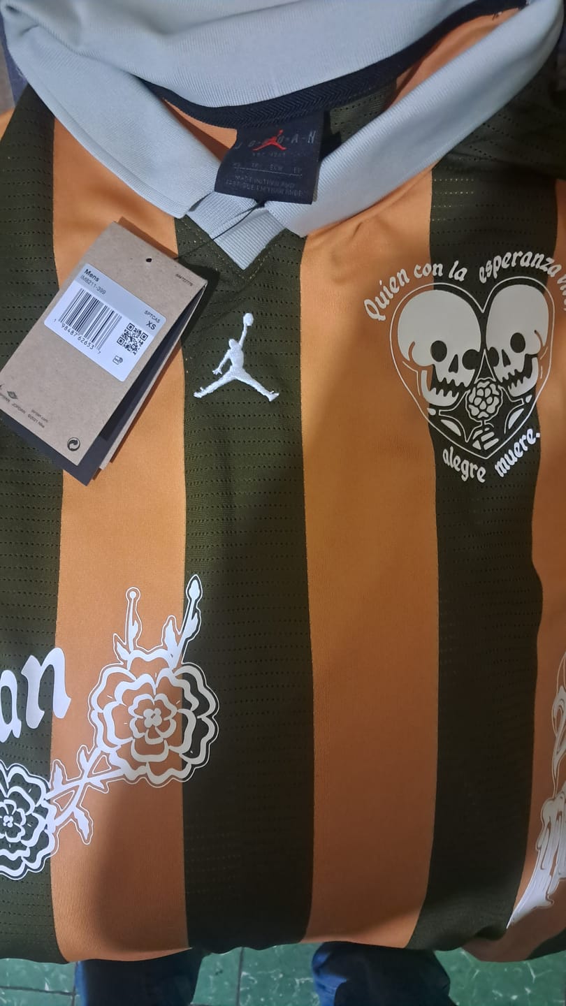 Customer photo review of Jordan Brooklyn Goalie Top "Somos Eternos"