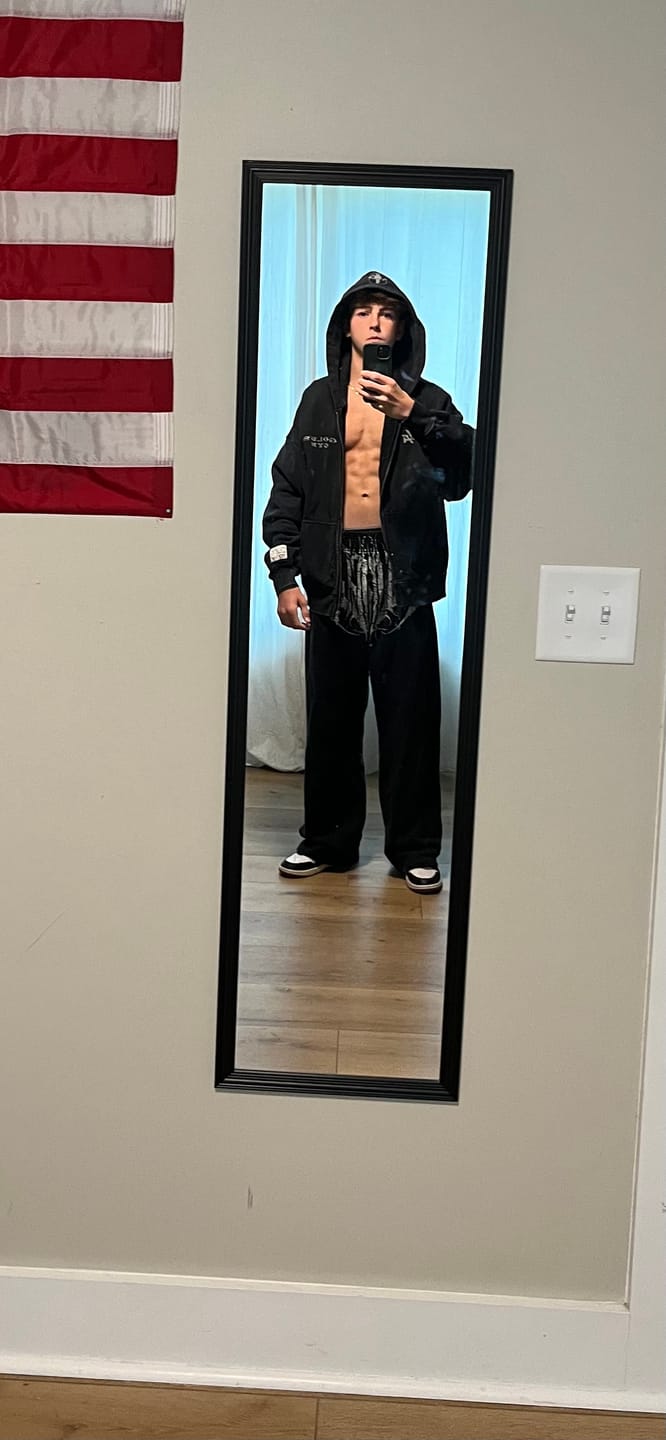 Customer photo review of 2079 - Dark Wave Joggers