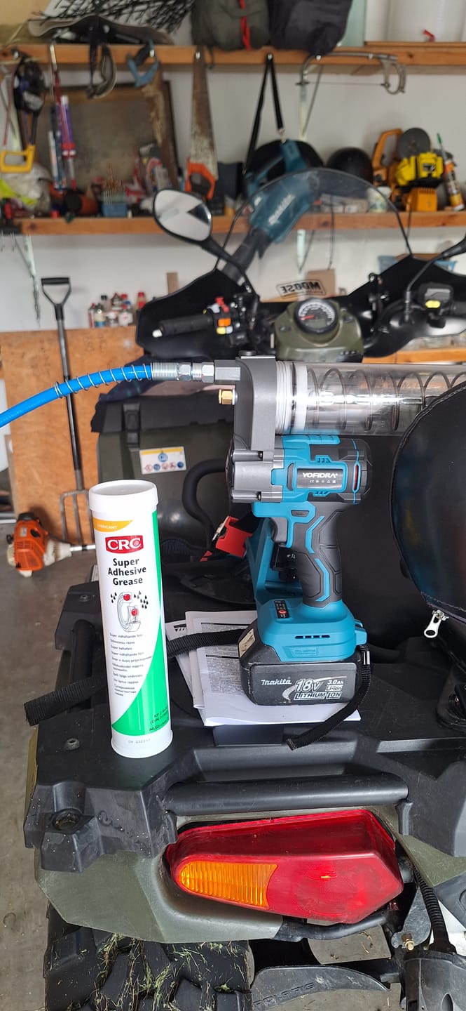 Customer photo review of YOFIDRA 2-Speed Brushless Cordless Grease Gun Kit with LED - Compatible with Makita 18V Battery
