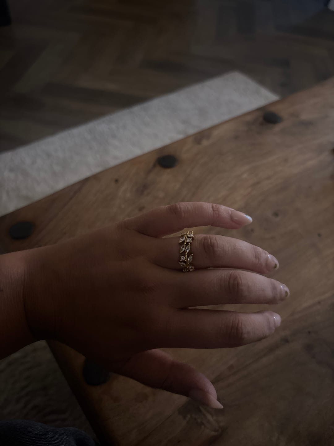 Customer photo review of 18K Gold Crystal Vine Ring