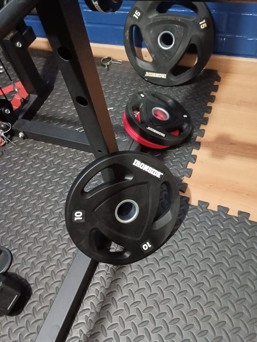 Customer photo review of Olympic Barbell & Plate Set - Fullpower 45 lb + 240 lb - IRONSIDE