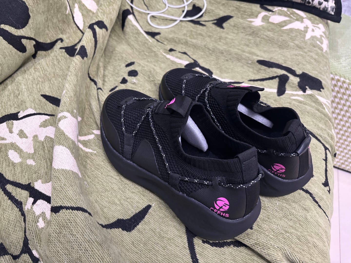 Customer photo review of Women's Slip-On Knit Safety Work Sneaker(3 Colors)