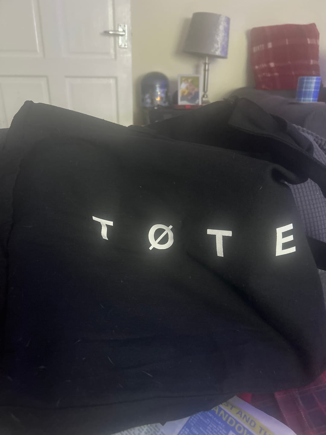 Customer photo review of Black TØTE Bag